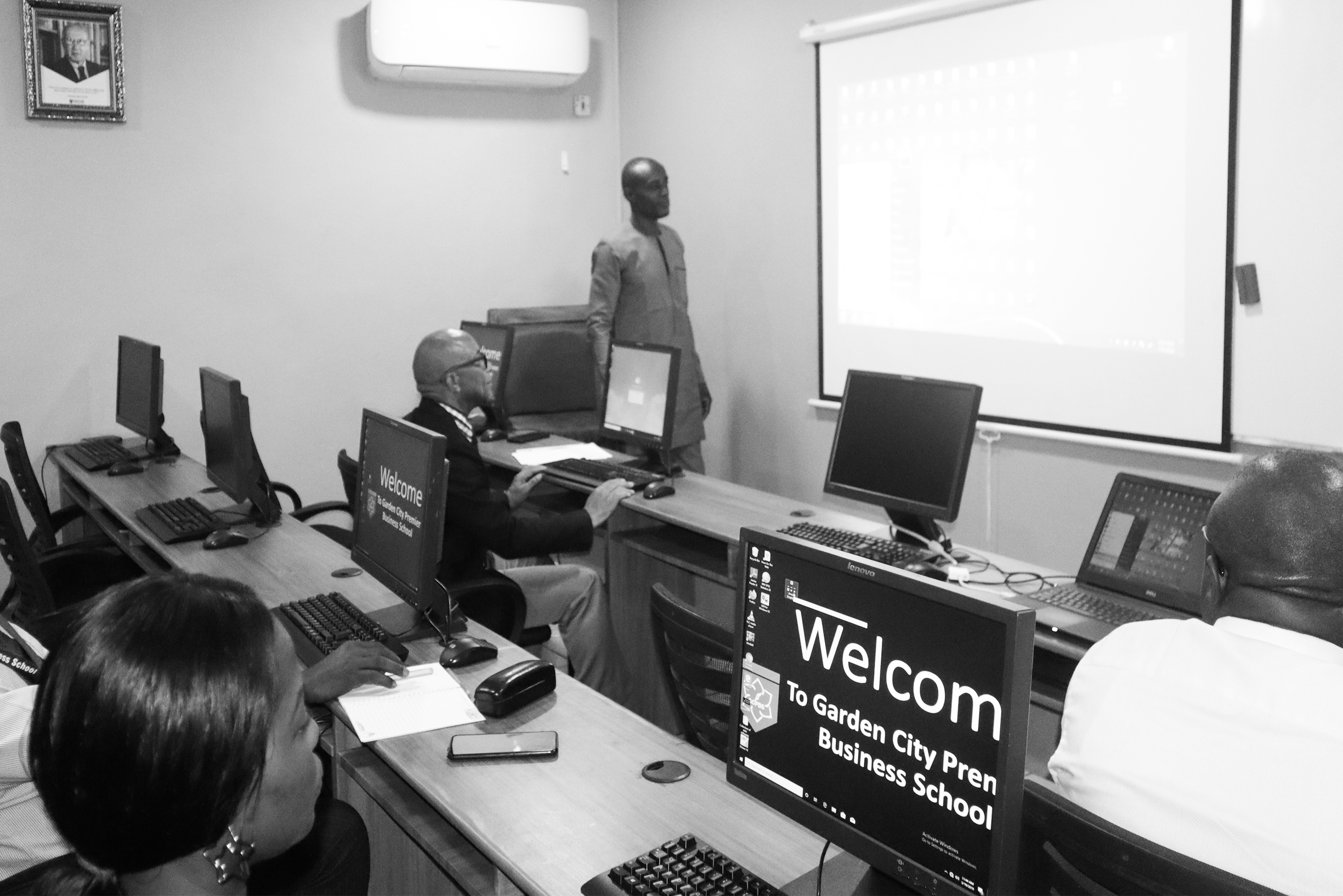 Teaching session in the GCPBS computer laboratory